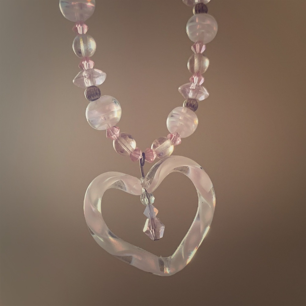 Handmade beaded heart necklace - Picture 2 of 2